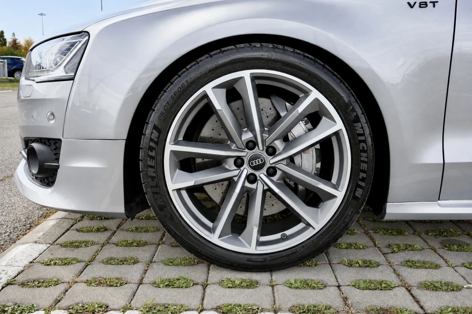 Audi S8 * Plus* Matrix* B&O* 360* Night* Distr* , снимка 16 - Автомобили и джипове - 56429744