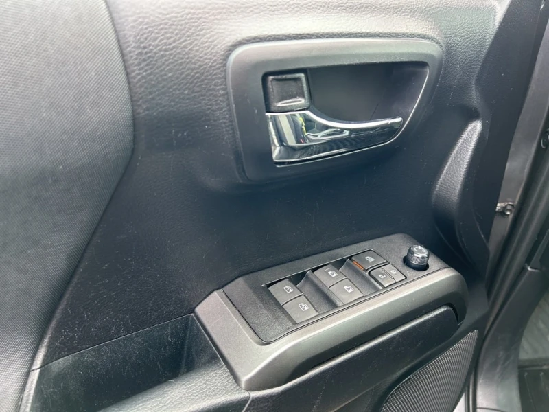 Toyota Tacoma * TRD Sport | Rear Sliding Window | Tonneau Cover , снимка 12 - Автомобили и джипове - 53088442