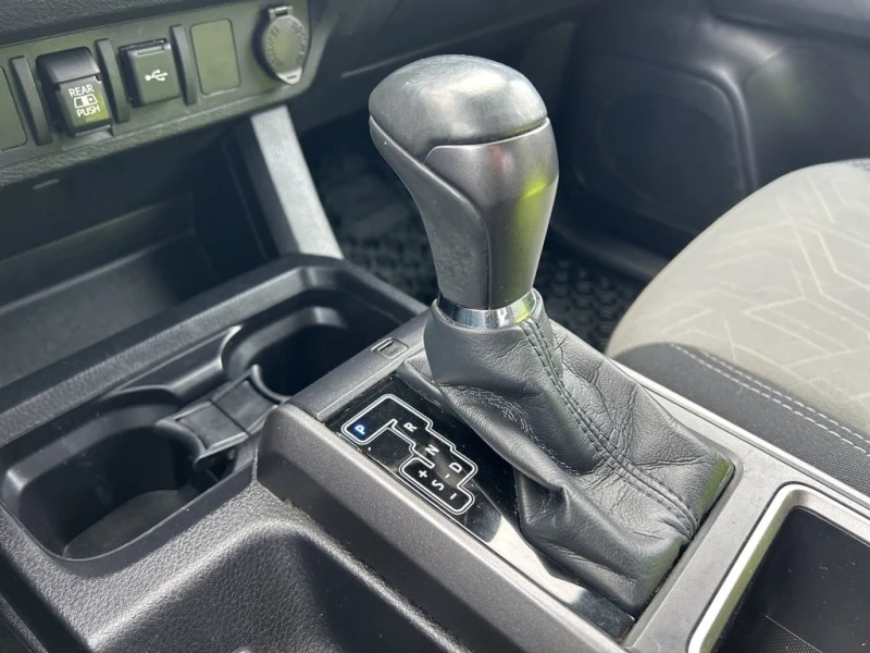 Toyota Tacoma * TRD Sport | Rear Sliding Window | Tonneau Cover , снимка 17 - Автомобили и джипове - 53088442