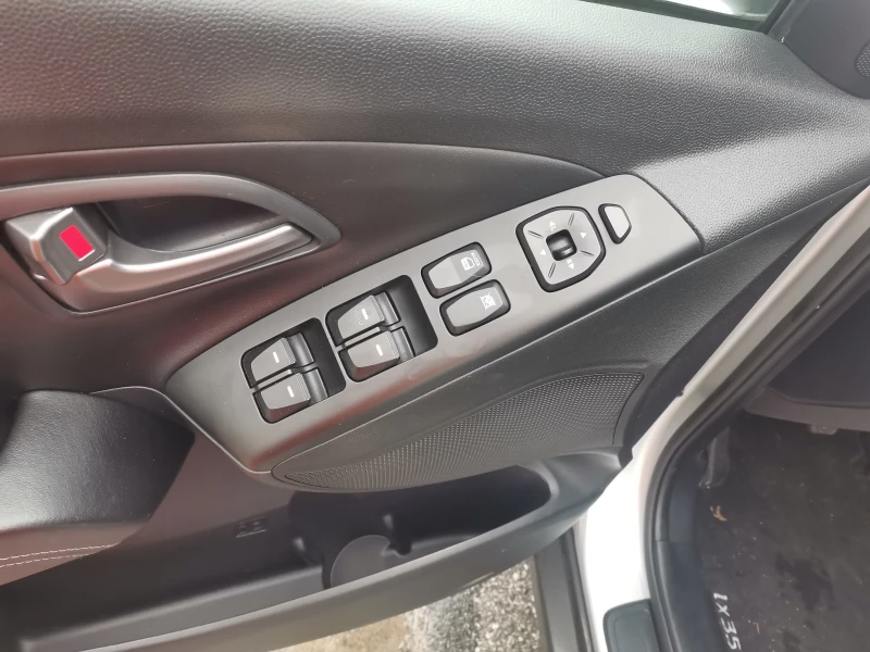 Hyundai IX35 1, 7cdti klima, снимка 12 - Автомобили и джипове - 53123802