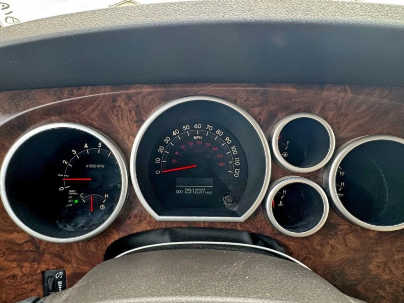 Toyota Sequoia, снимка 8 - Автомобили и джипове - 53185621