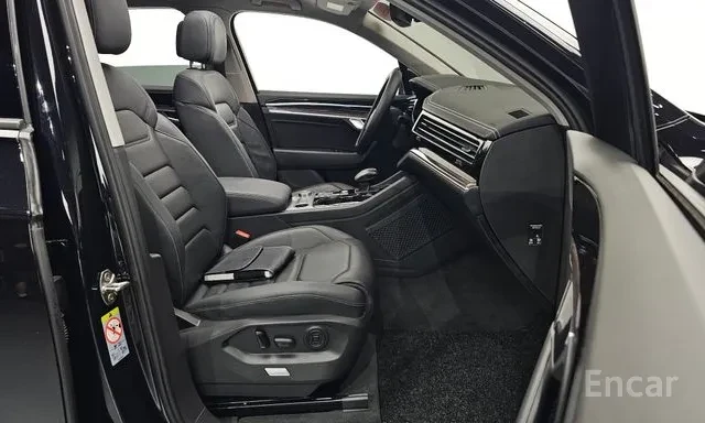 VW Touareg 3.0TDI PREMIUM * 2 КЛЮЧА * 18К КМ * , снимка 11 - Автомобили и джипове - 55899163