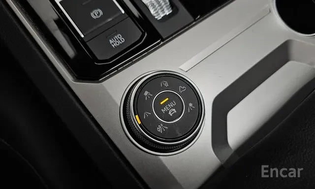 VW Touareg 3.0TDI PREMIUM * 2 КЛЮЧА * 18К КМ * , снимка 13 - Автомобили и джипове - 55899163