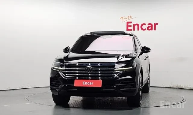 VW Touareg 3.0TDI PREMIUM * 2 КЛЮЧА * 18К КМ * , снимка 2 - Автомобили и джипове - 55899163