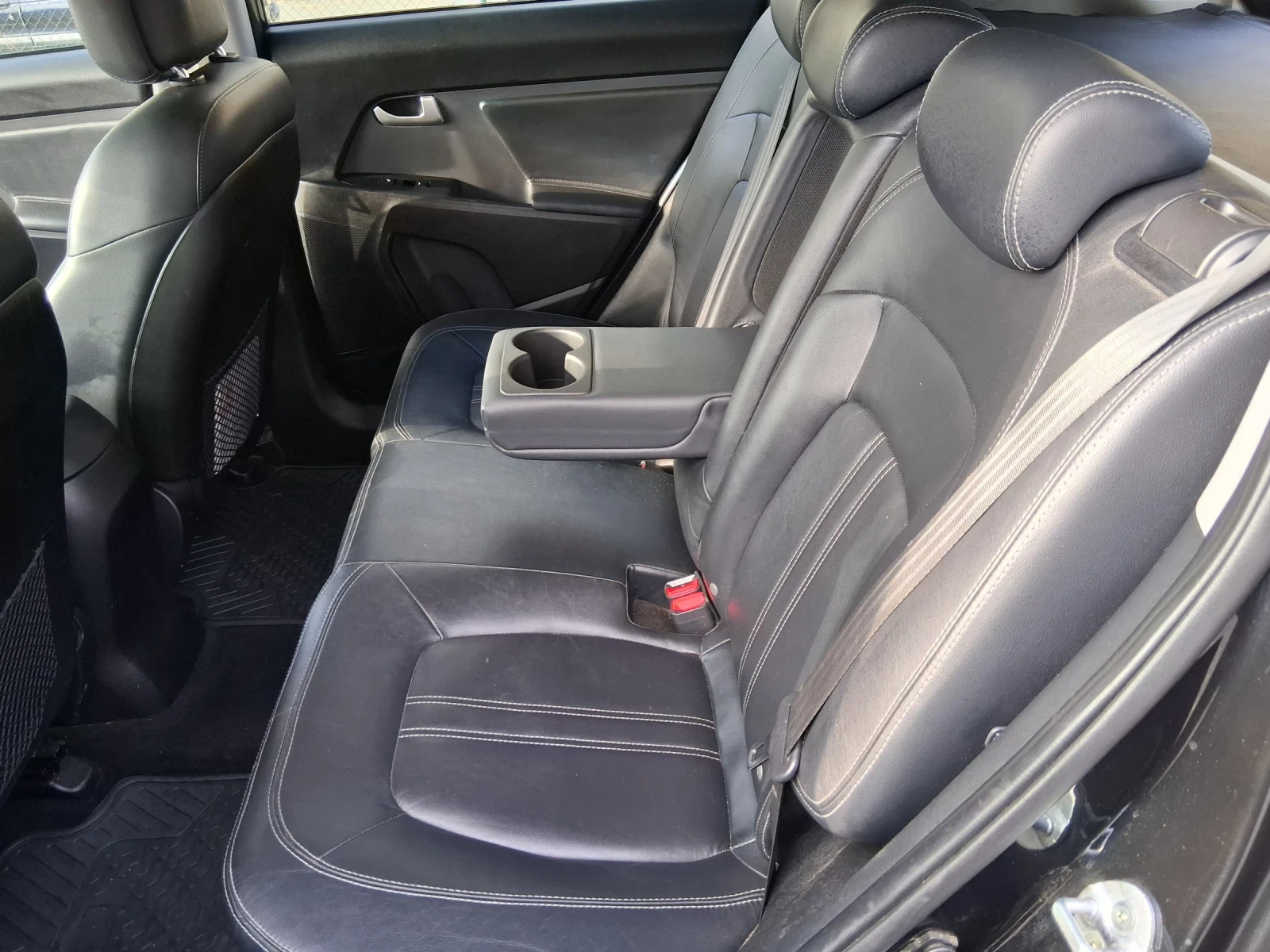 Kia Sportage, снимка 3 - Автомобили и джипове - 53583673