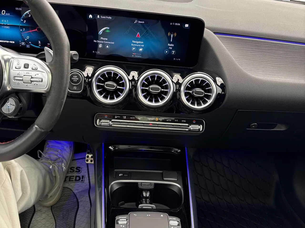 Mercedes-Benz GLA  AMG 35 / 360 / DISTRONIC / PANORAMA  , снимка 9 - Автомобили и джипове - 54174497