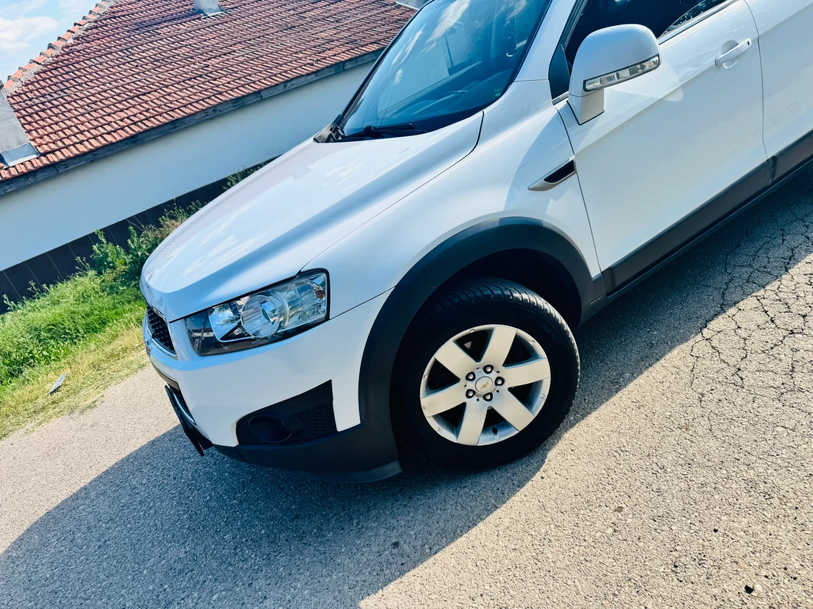 Chevrolet Captiva 2.4 Газ Бензин Бяла Перла топ състояние , снимка 3 - Автомобили и джипове - 55123102