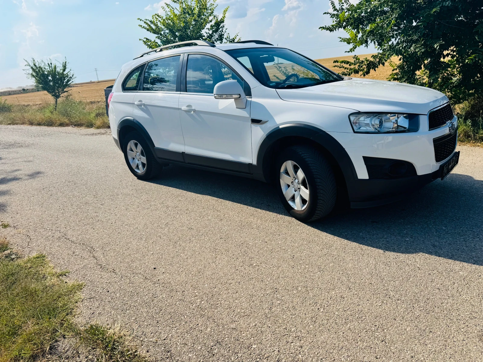 Chevrolet Captiva 2.4 Газ Бензин Бяла Перла топ състояние , снимка 10 - Автомобили и джипове - 55123102