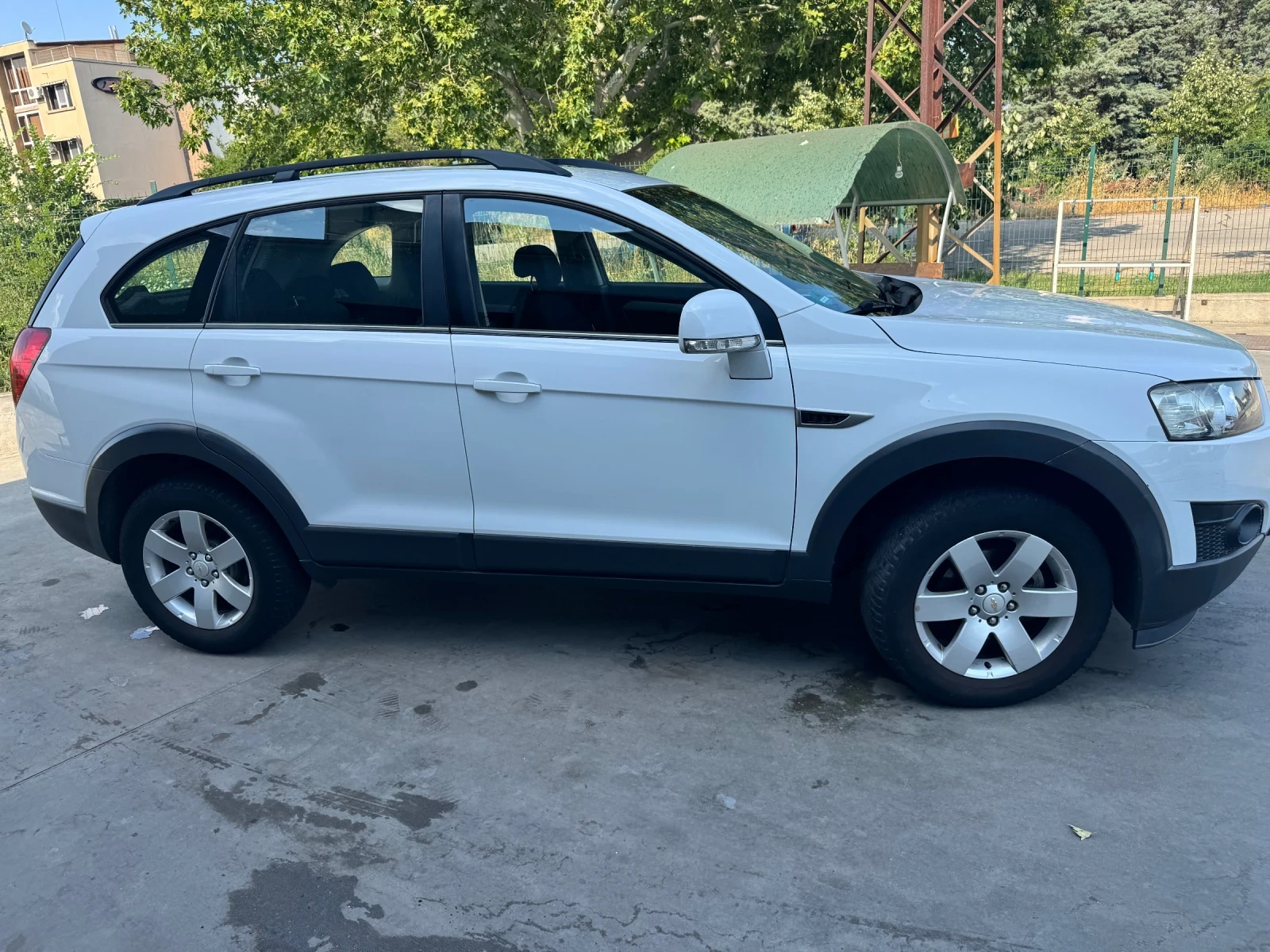 Chevrolet Captiva 2.4 Газ Бензин Бяла Перла топ състояние , снимка 12 - Автомобили и джипове - 55123102