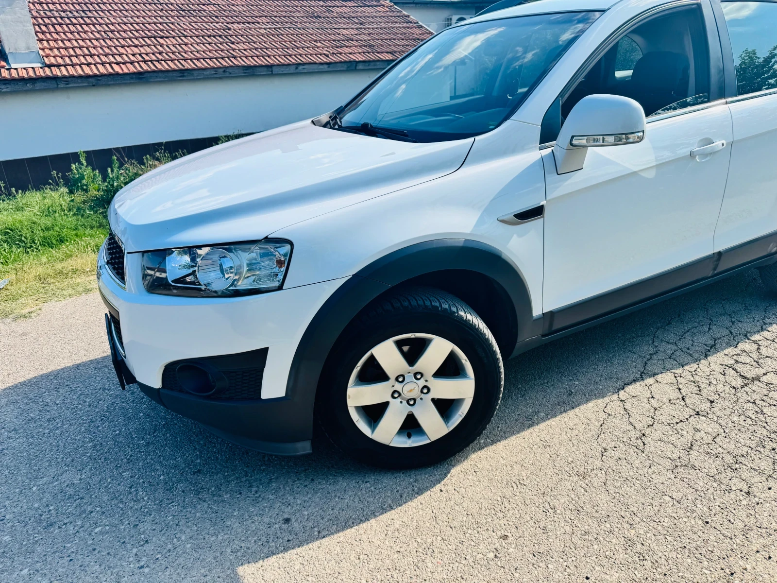 Chevrolet Captiva 2.4 Газ Бензин Бяла Перла топ състояние , снимка 11 - Автомобили и джипове - 55123102