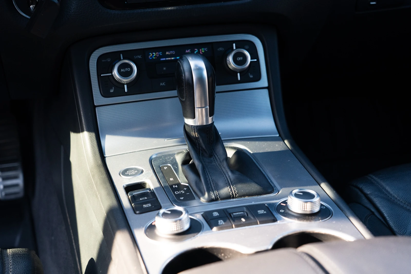 VW Touareg 7P, снимка 9 - Автомобили и джипове - 55129800