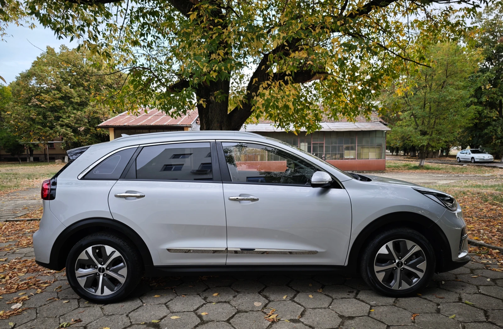 Kia Niro 64 kW, снимка 3 - Автомобили и джипове - 56477268