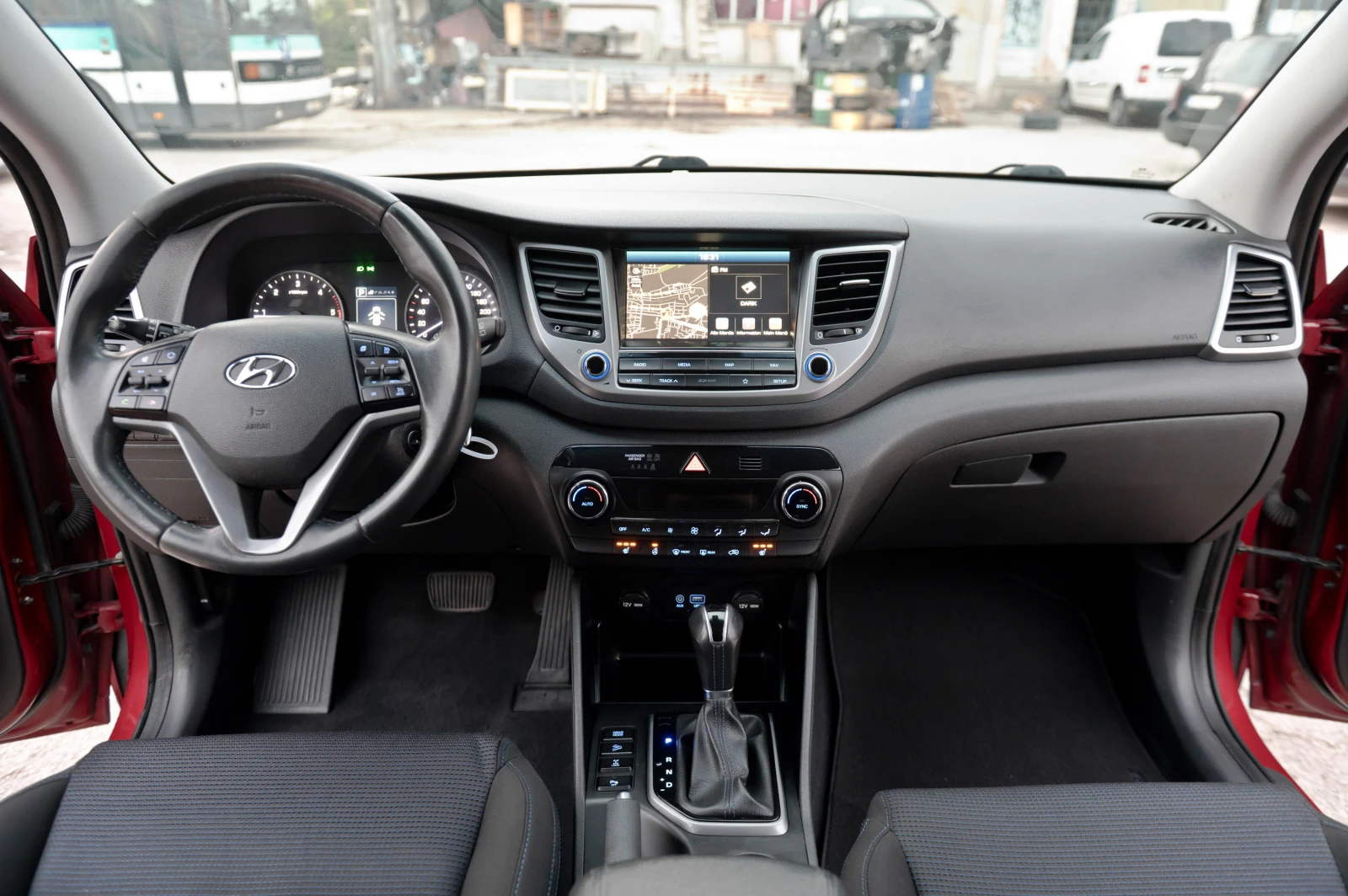 Hyundai Tucson 2.0CRDI-NAVI-AUTOMATIC-LED-�������� �������-4x4 | Mobile.bg � ����������� 13