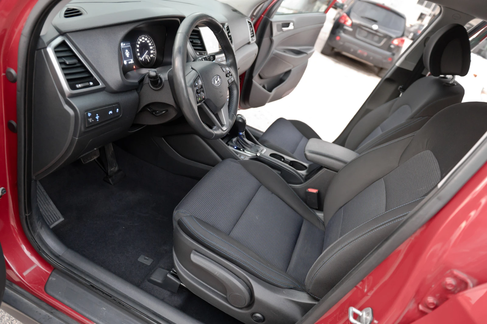 Hyundai Tucson 2.0CRDI-NAVI-AUTOMATIC-LED-�������� �������-4x4 | Mobile.bg � ����������� 12