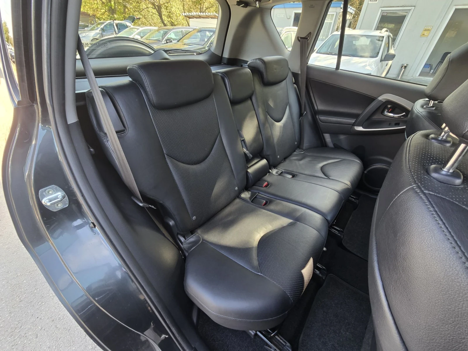 Toyota Rav4 2.2D 136�.� 4�4 ���������� ���� | Mobile.bg � ����������� 14
