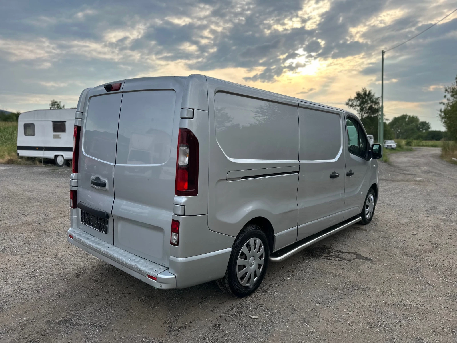 Opel Vivaro Long - изображение 4