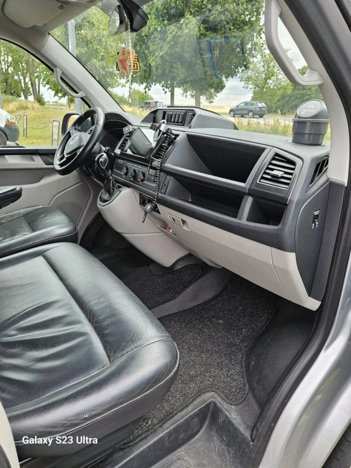 VW Caravelle 150 - изображение 10