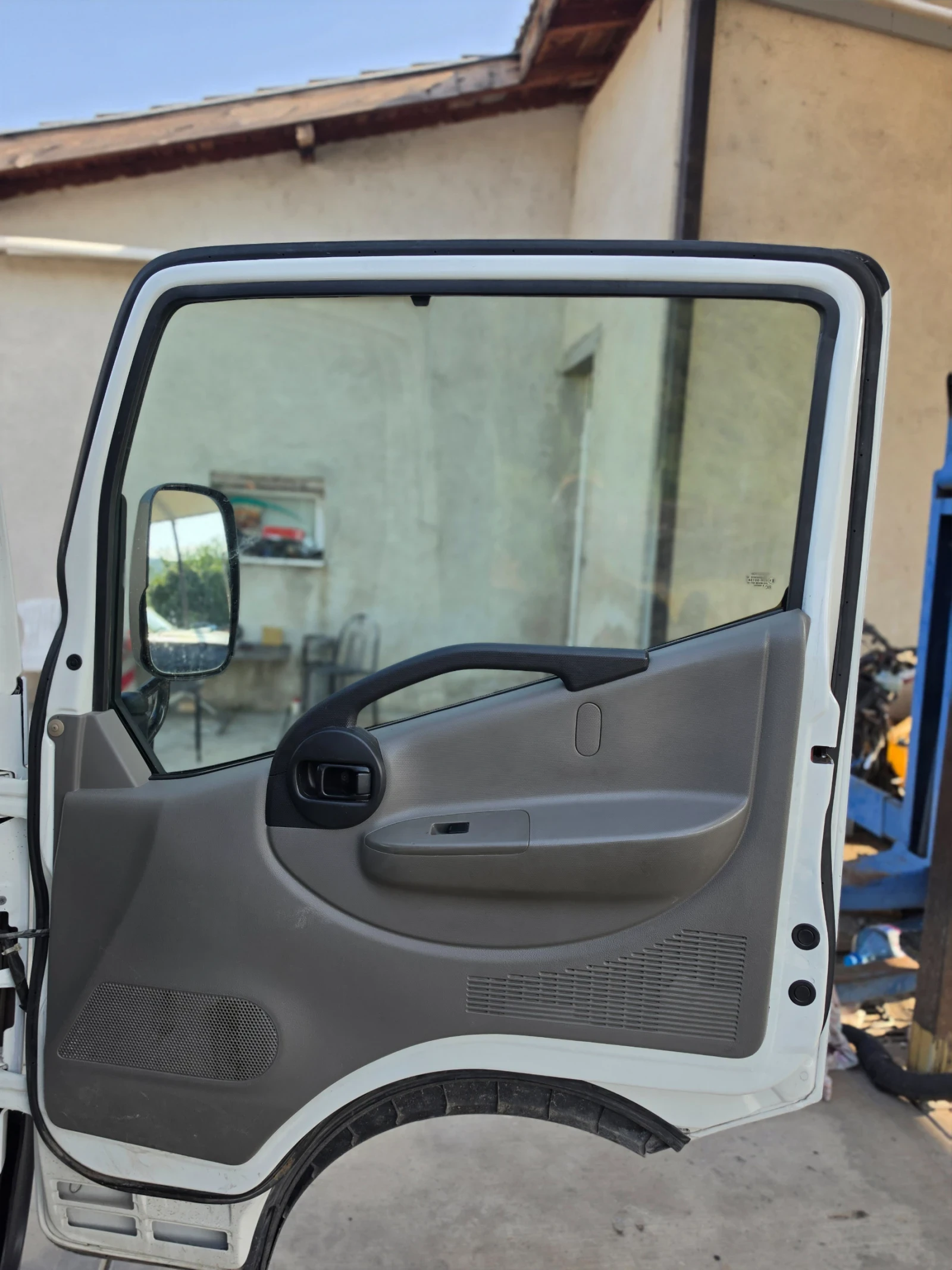 Nissan Kabstar 2, 5, снимка 8 - Камиони - 55434763