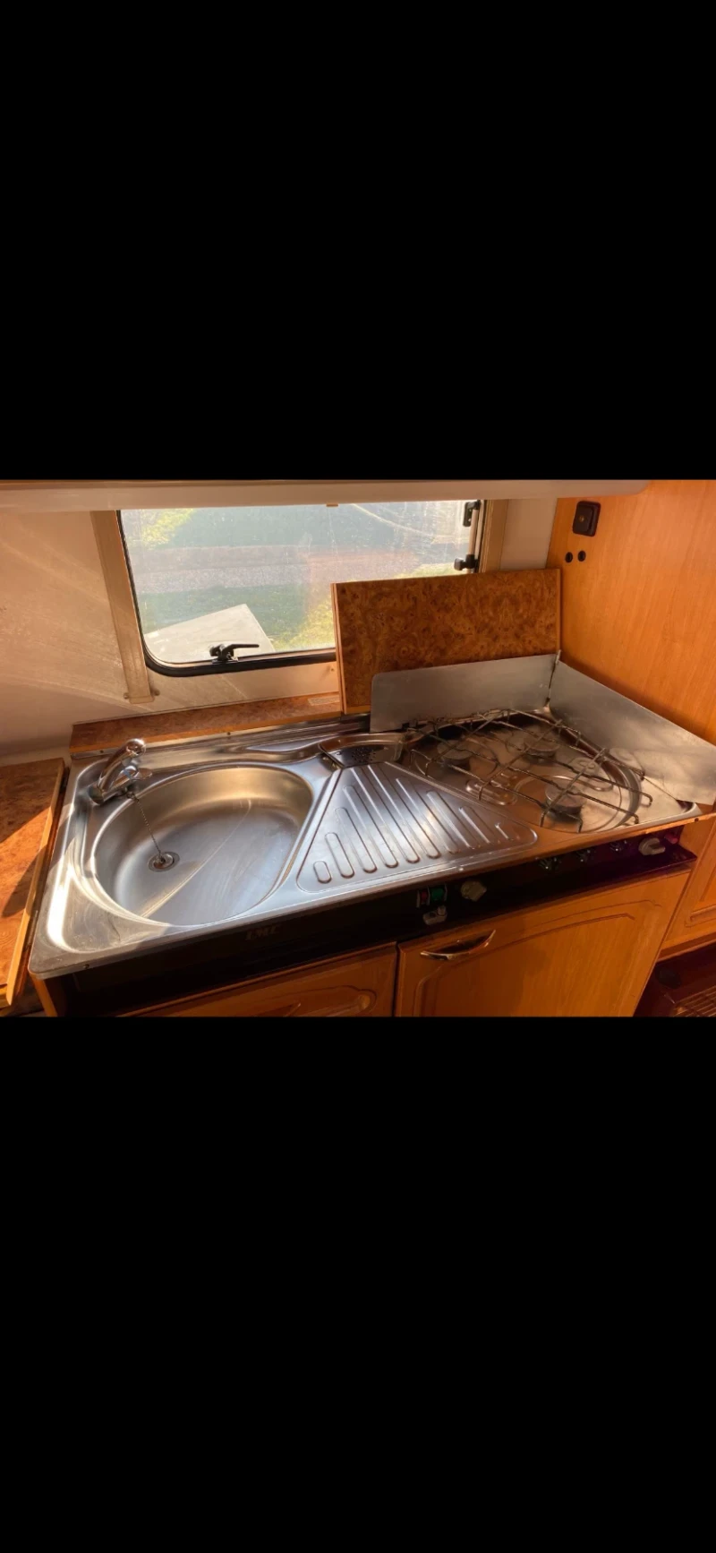 Каравана LMC 560, снимка 10 - Каравани и кемпери - 53489309