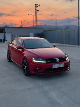 VW Jetta 2.0 TSI GLI 211-кс DSG6 FULL 100х.км, снимка 1