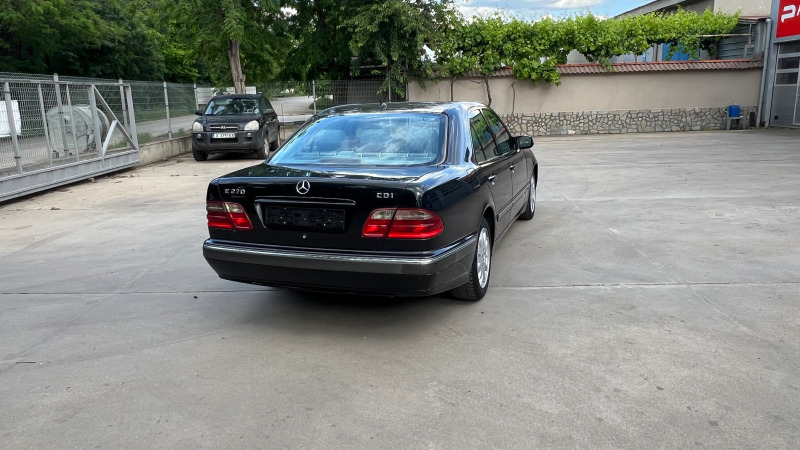 Mercedes-Benz E 270 2, 7 cdi facelift , снимка 3 - Автомобили и джипове - 46269334