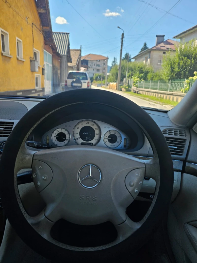 Mercedes-Benz E 280, снимка 8 - Автомобили и джипове - 46877443