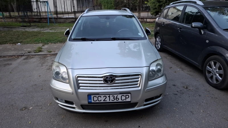 Toyota Avensis Комби, снимка 1 - Автомобили и джипове - 47374761