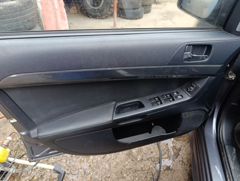 Mitsubishi Lancer 1.8 автомат , кожа ксенон , снимка 8 - Автомобили и джипове - 49731825