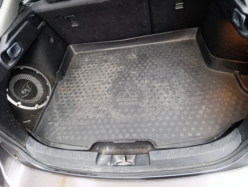 Mitsubishi Lancer 1.8 автомат , кожа ксенон , снимка 13 - Автомобили и джипове - 49731825