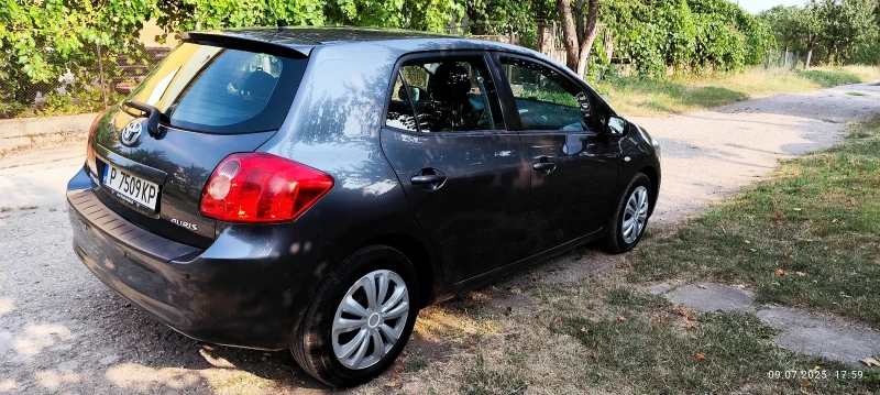 Toyota Auris 2.0 D-4D, 126 k.s, снимка 8 - Автомобили и джипове - 52475035