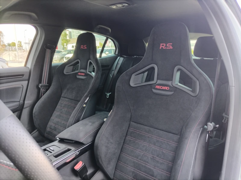 Renault Megane R.S. Ultime 1.8TCe 300к.с. A/T, снимка 13 - Автомобили и джипове - 51592477