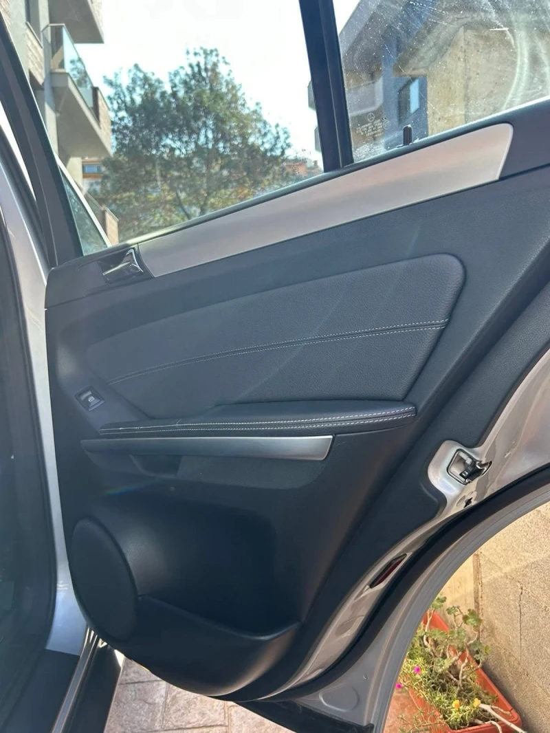 Mercedes-Benz 320 320 CDI 4MATIC, снимка 10 - Автомобили и джипове - 52191102