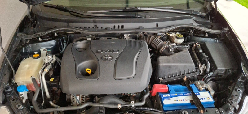 Toyota Auris 1.4, снимка 17 - Автомобили и джипове - 52336144