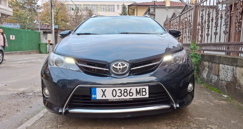 Toyota Auris 1.4, снимка 2 - Автомобили и джипове - 52336144