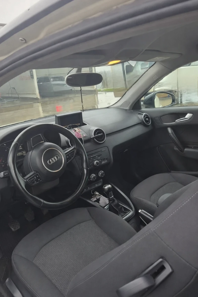 Audi A1 1.6TDI, снимка 3 - Автомобили и джипове - 53224117