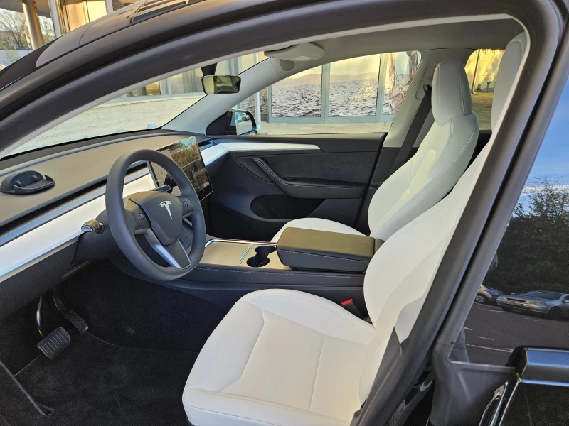Tesla Model Y Long Range, снимка 4 - Автомобили и джипове - 53505952