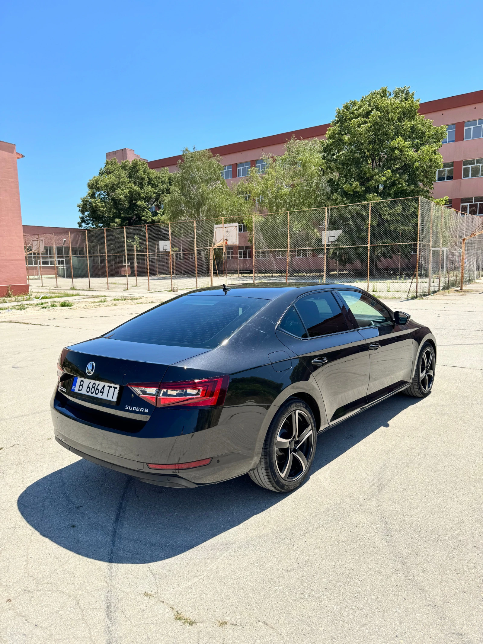 Skoda Superb 2.0TDI - изображение 4