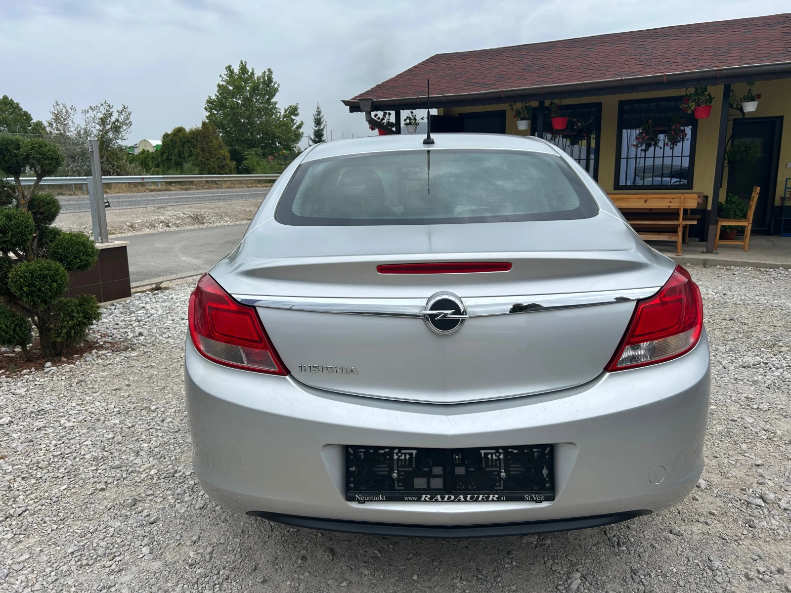 Opel Insignia 1, 6 I КЛИМАТРОНИК !! 128000 РЕАЛНИ КМ. !! - изображение 4