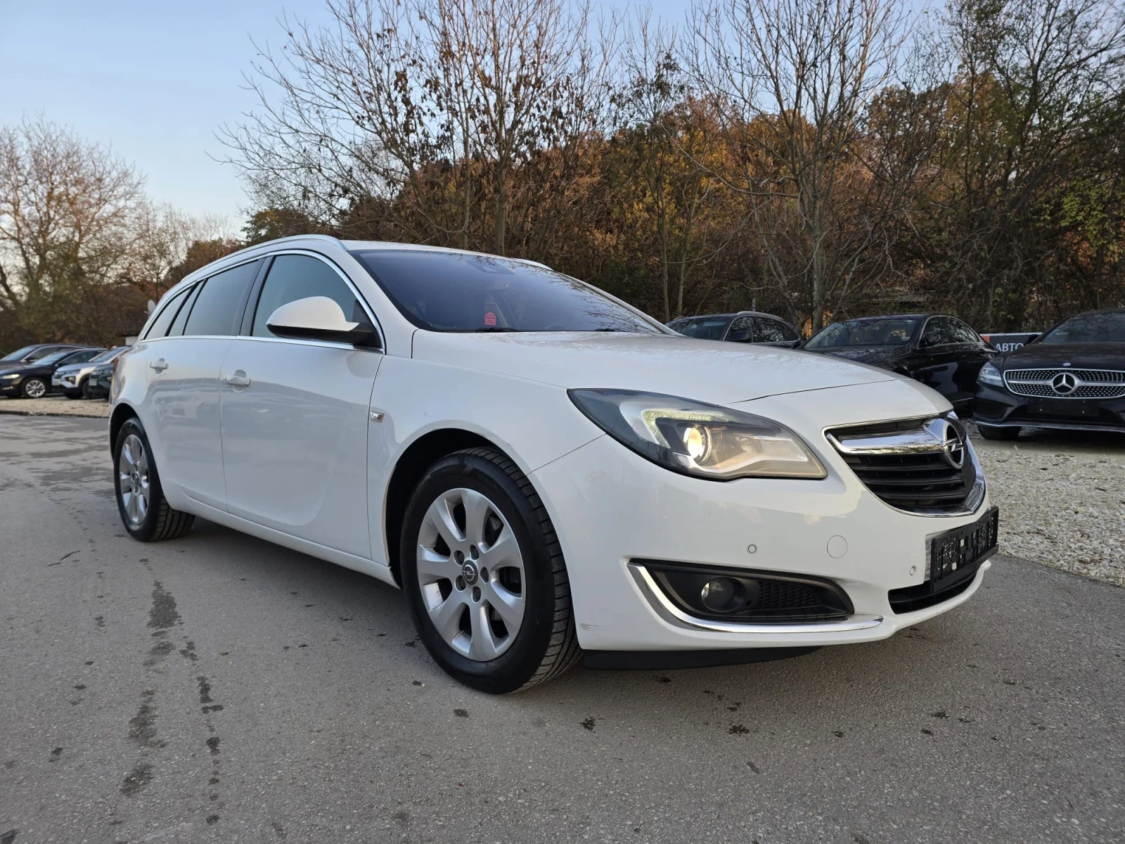 Opel Insignia 1.6CDTI 136k.c. Автоматик Дигитал - изображение 2