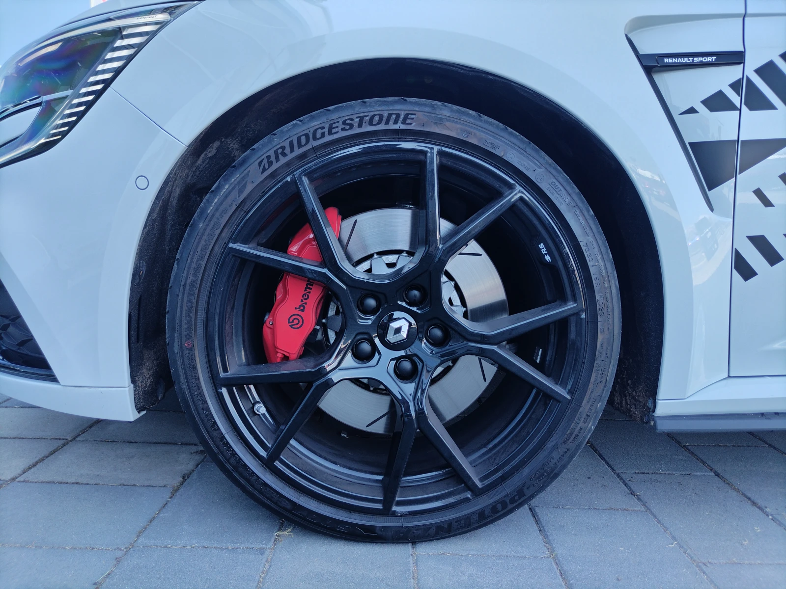 Renault Megane R.S. Ultime 1.8TCe 300к.с. A/T - изображение 7