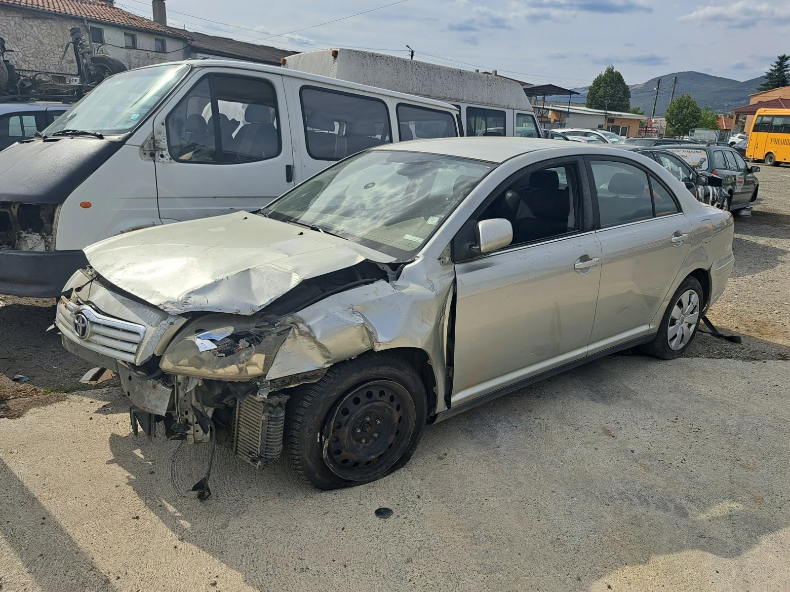 Toyota Avensis 2.0 D - изображение 3