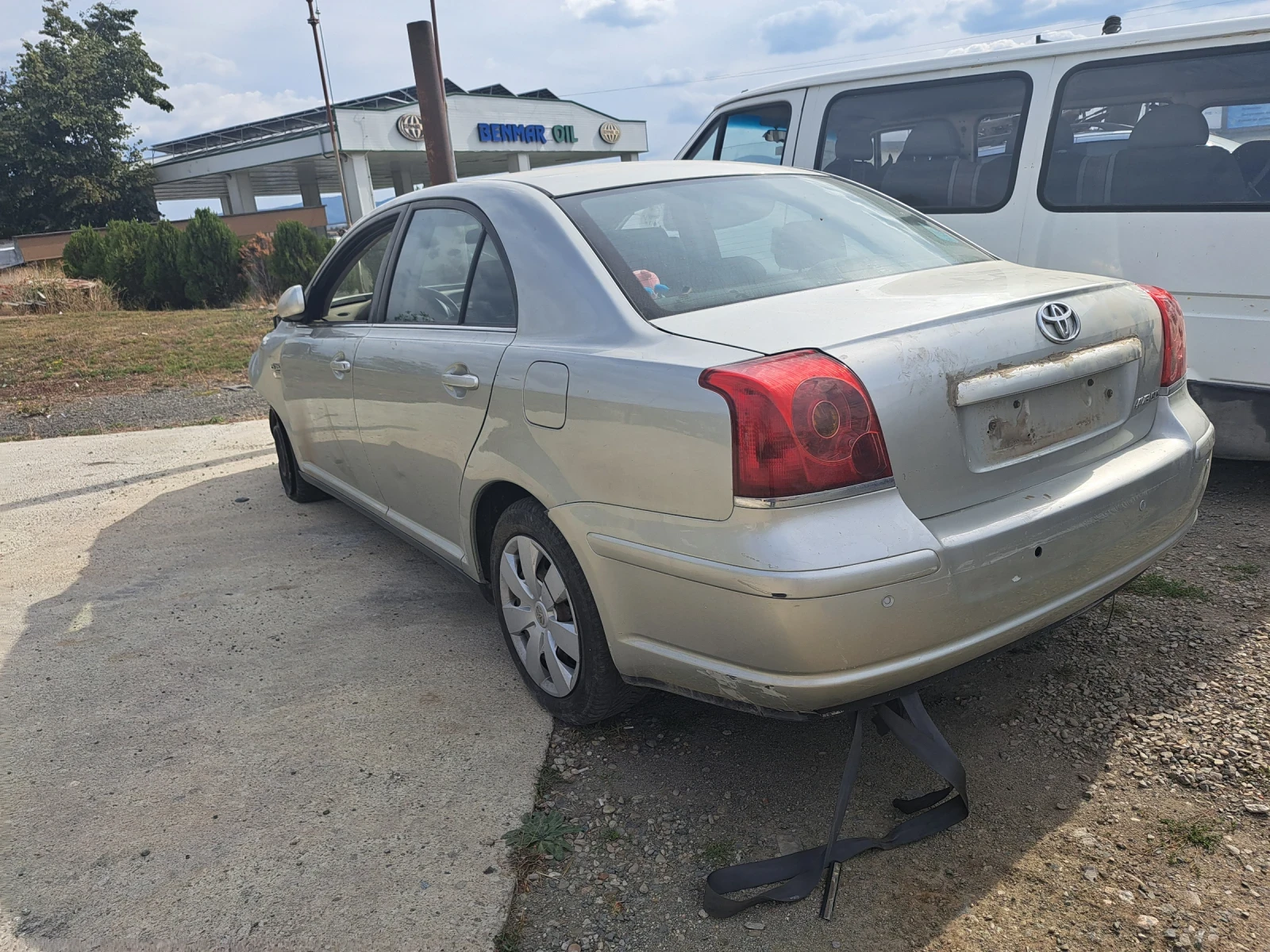 Toyota Avensis 2.0 D - изображение 2