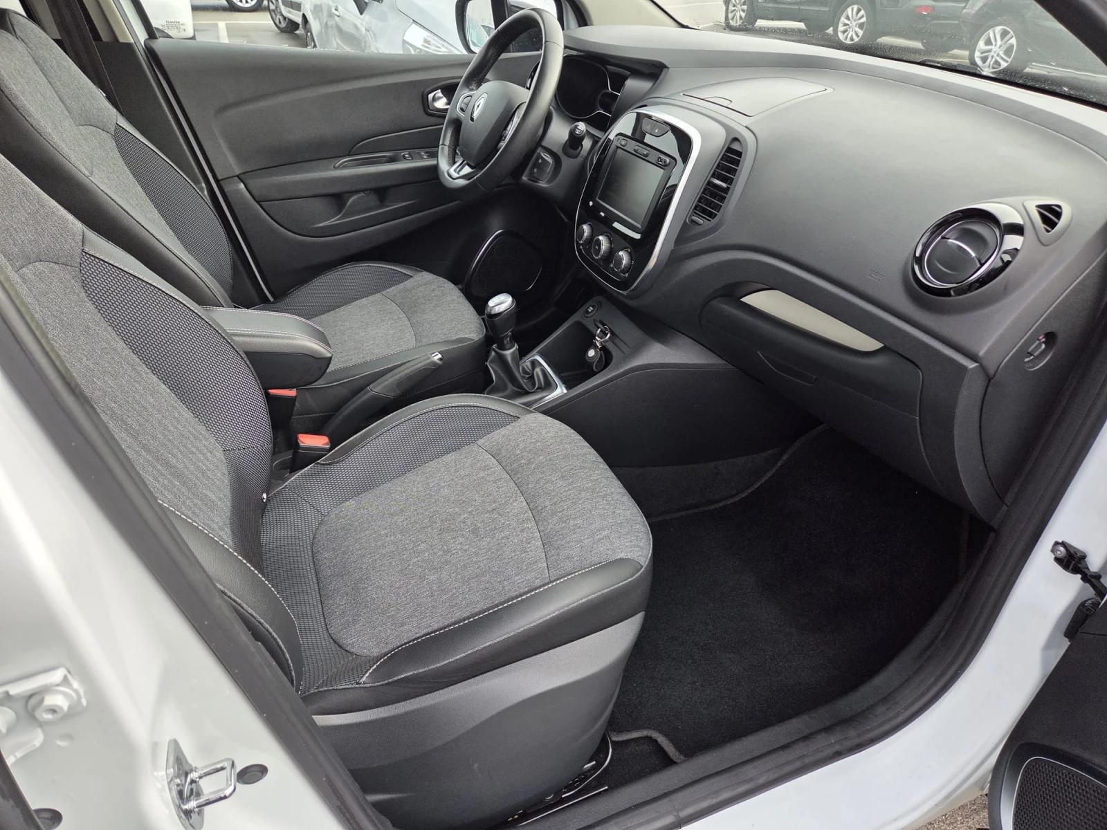 Renault Captur 1.5 dci Сервизна книжка FULL LED FACELIFT - изображение 9