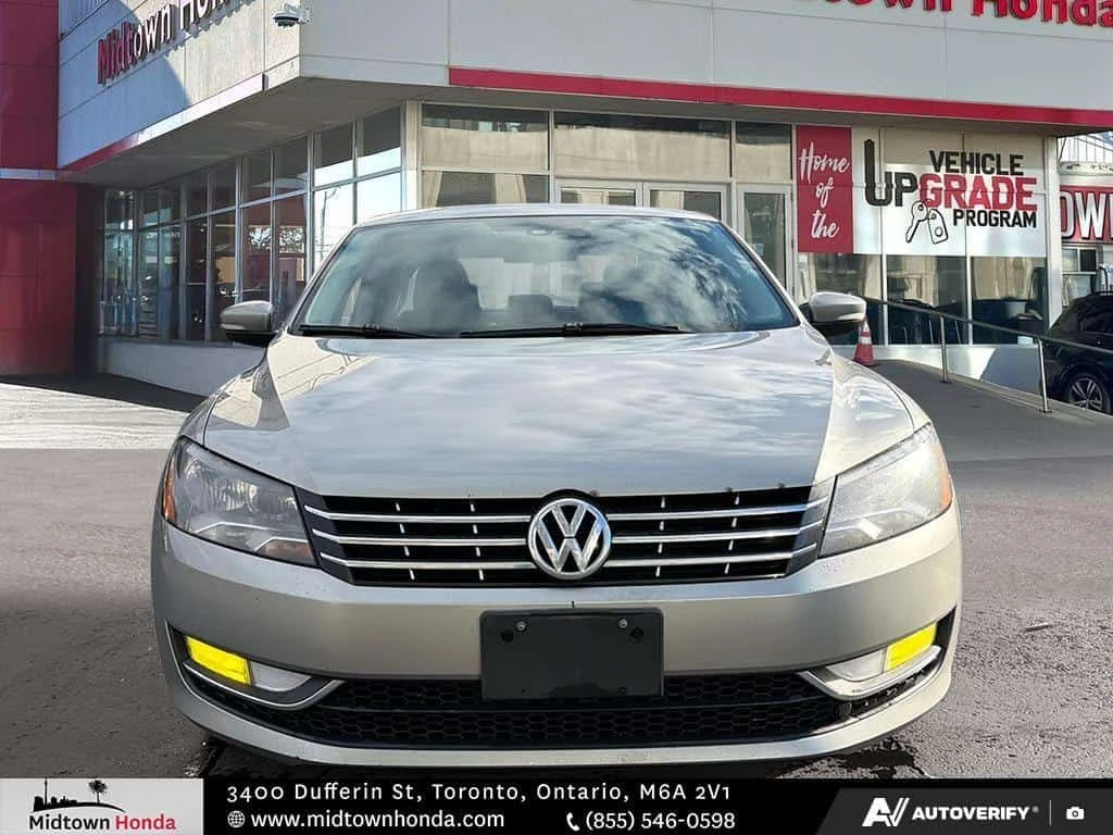 VW Passat * * AS IS / CLEAN CARFAX / NAVIGATION* * CARFAX *  - изображение 3