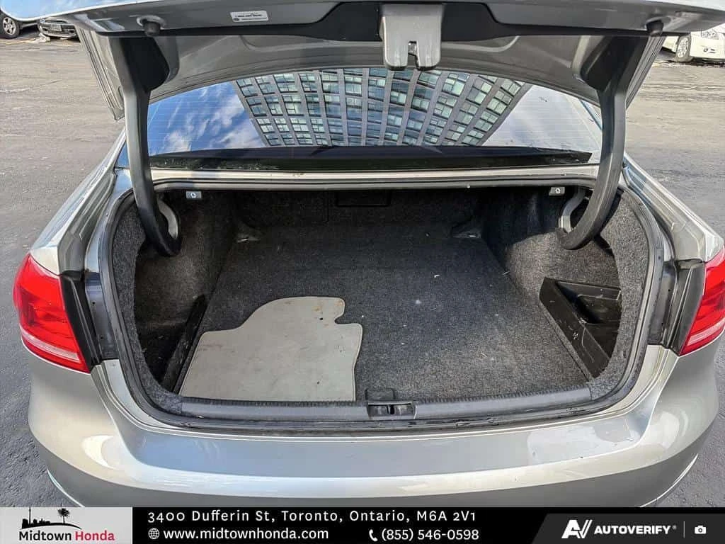 VW Passat * * AS IS / CLEAN CARFAX / NAVIGATION* * CARFAX *  | Mobile.bg � ����������� 13