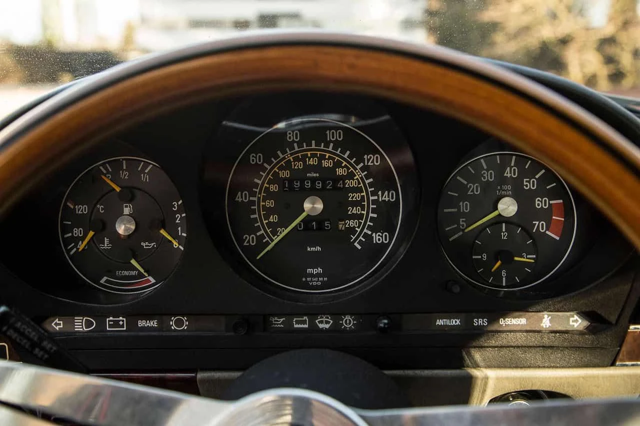 Mercedes-Benz SL * 560SL * CARFAX * ЦЕНА ДО БГ - изображение 8