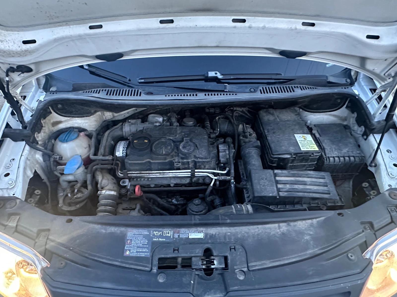 VW Caddy 1.9 TDI, снимка 8 - Автомобили и джипове - 53758180