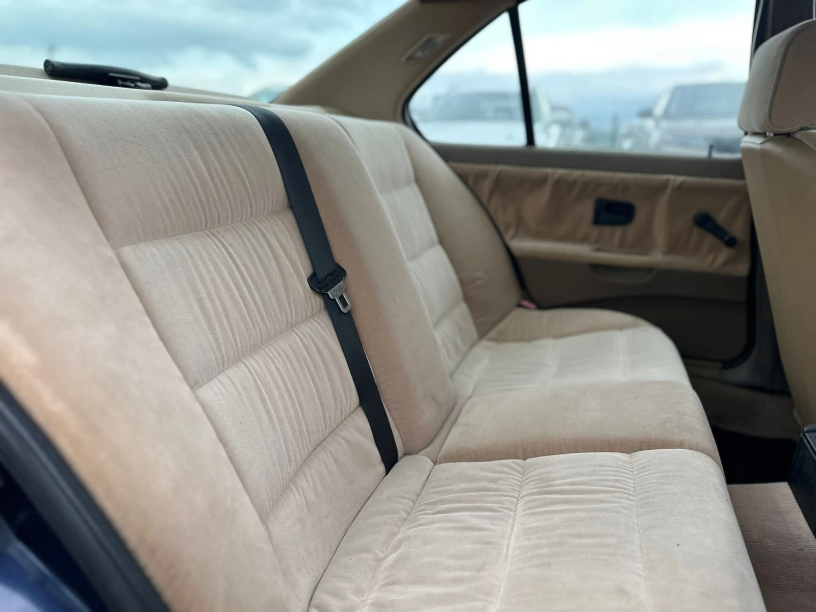 BMW 318 / 1.8I / GAS / БЕЗ ТОЧКА РЪЖДА / , снимка 11 - Автомобили и джипове - 53988639