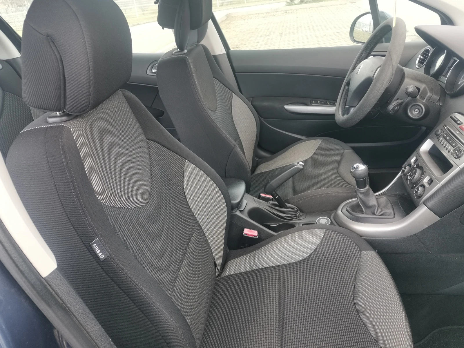 Peugeot 308, снимка 14 - Автомобили и джипове - 54033642