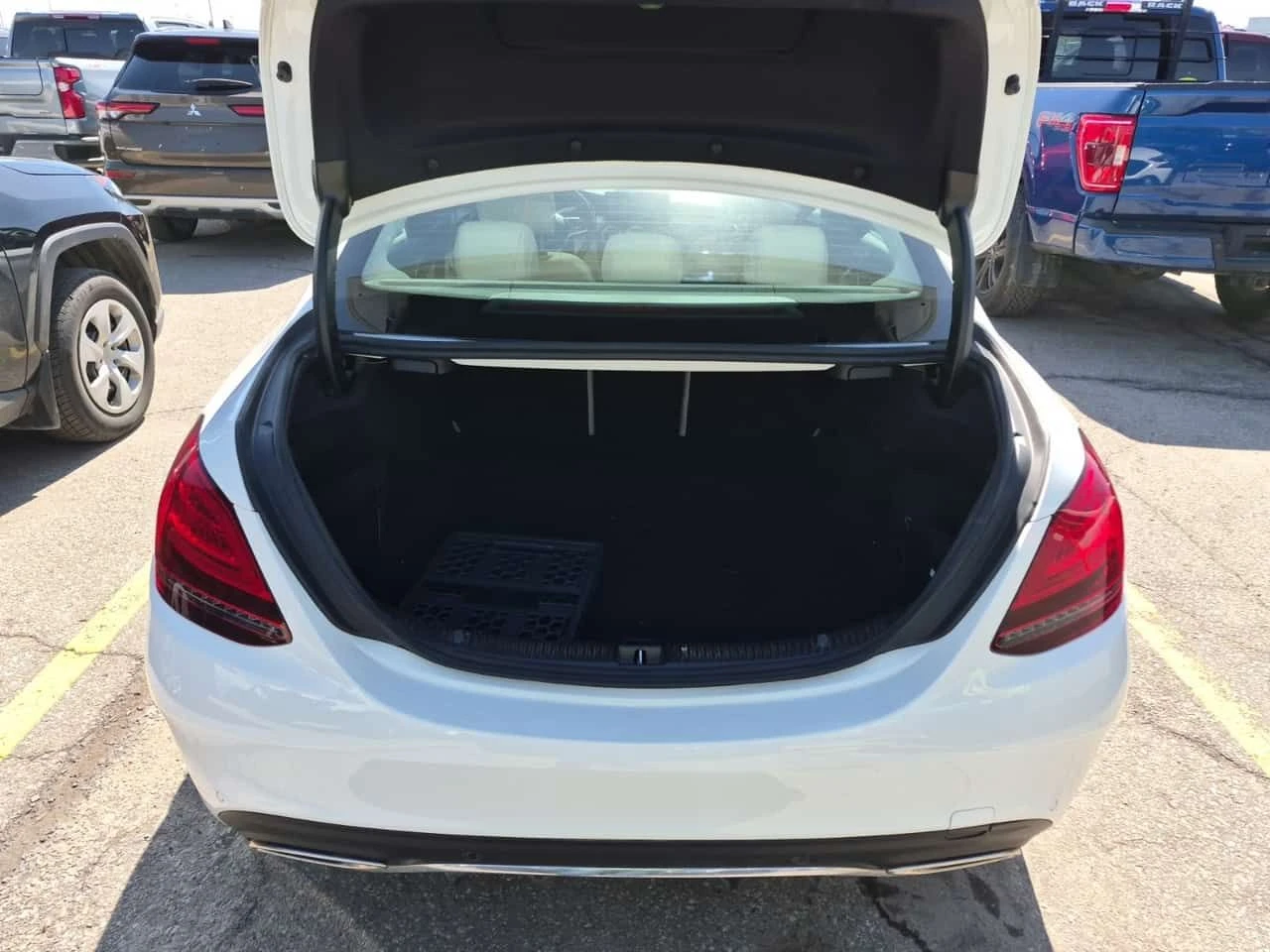 Mercedes-Benz C 300 * CARFAX * FULL DIGITAL * 2 KEYS *  | Mobile.bg � ����������� 6